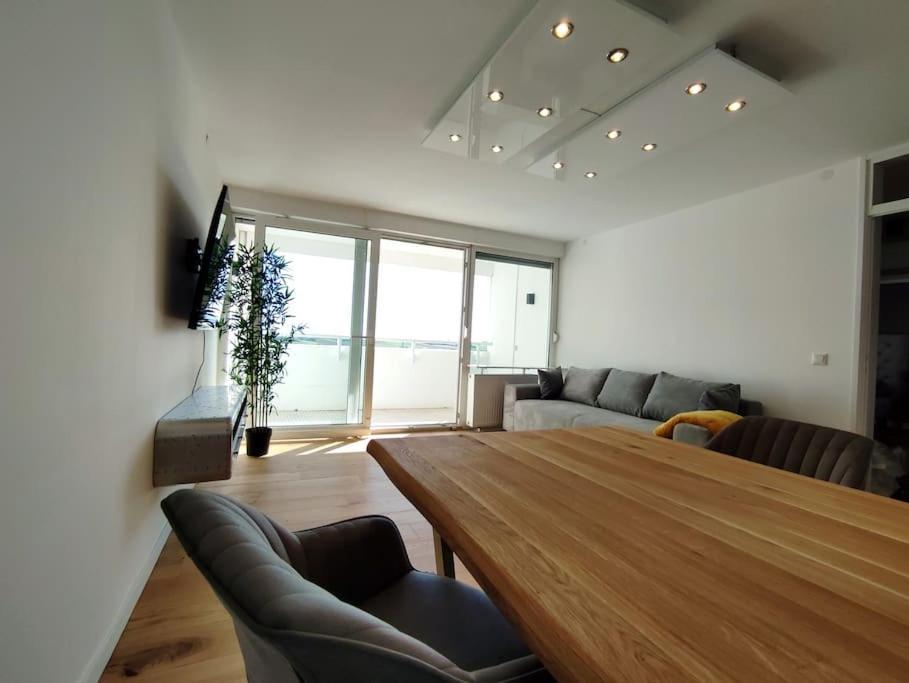 Penthouse-Feeling Bei Zdf - Straba Zur Innenstadt マインツ エクステリア 写真